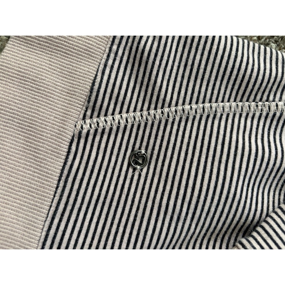 Lululemon Sweatshirt Womens 6 - 8 Crew Love Pullover Mini Pop Stripe Sweater Gym - Picture 7 of 7